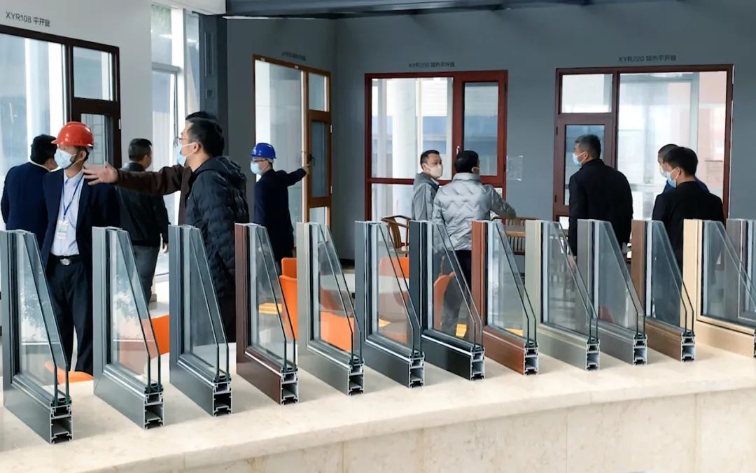 【新銀鋁材】區環保協會組織會員單位到我司參觀座談(圖6) 微信圖片_20230404104136.jpg